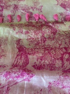 Vintage  Clever Carriage Company 100% Silk Pink & Cream Tassel Scarf 72x48”